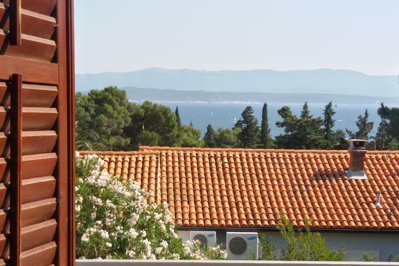 Charming Apartments With Garden Bol Exterior foto