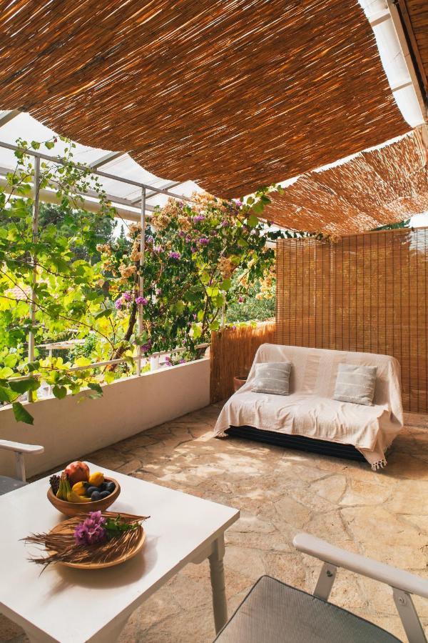 Charming Apartments With Garden Bol Exterior foto