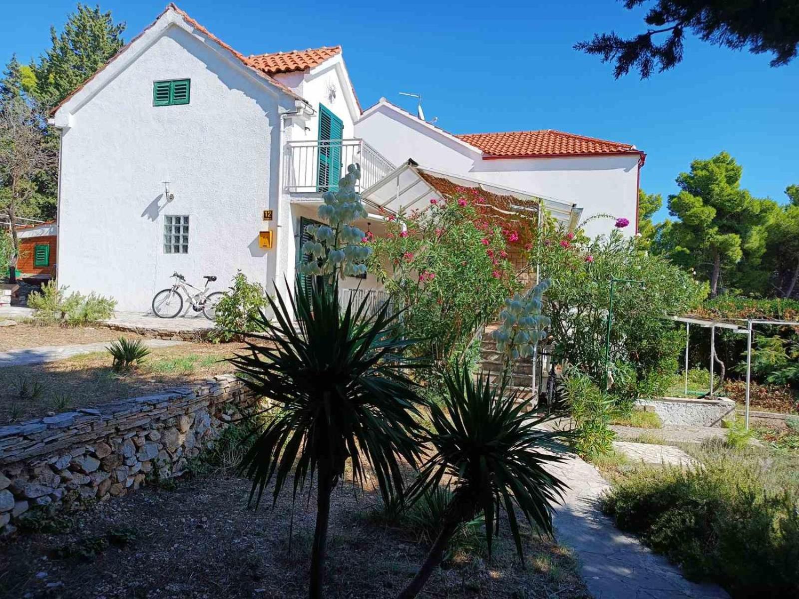Charming Apartments With Garden Bol Quarto foto