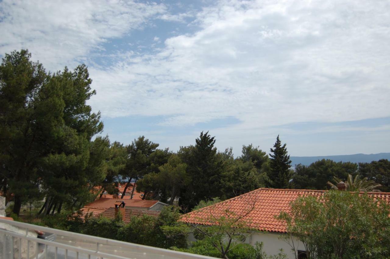 Charming Apartments With Garden Bol Exterior foto
